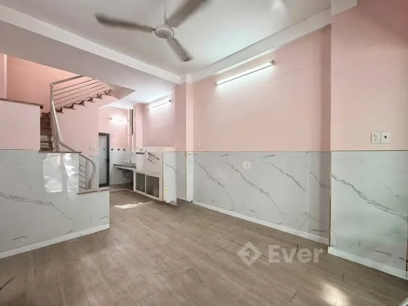 Q10 – 6.7 TỶ (TL) Sư Vạn Hạnh, P2, Quận 10 • Vị trí: Hẻm nhựa 8m siêu rộng, sạch đẹp, khu dân trí