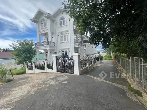 Chính chủ gửi bán lô đất xây dựng ngay Vạn Hạnh - p8 - Đà Lạt