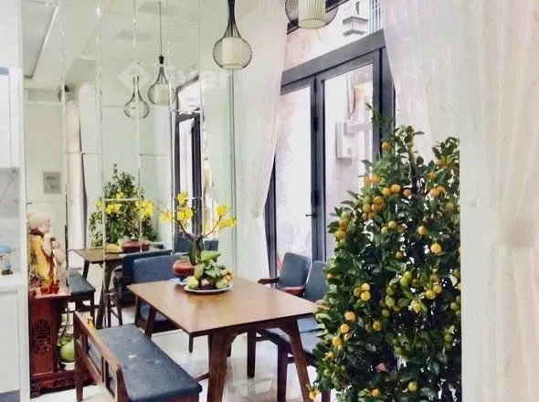 - Âu Dương Lân – Phường 3, Quận 8- DT: 46/40m² | 4 tầng | Ngang 5.8m | Giá: 7.95 tỷ