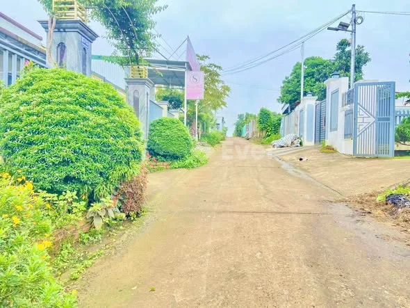 Hẻm Lê Phụng Hiểu - Phường 3 - Bảo Lộc- Dt: 9x30 thổ cư 100m2- khu dân cư đông