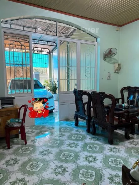 Bán nhà mặt tiền đường Bùi Thị Xuân phường 1 Bảo Lộc - diện tích 5,5 x 47, có 100 m thổ cư