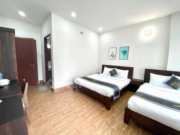 KHÁCH SẠN KQH Golf Valley, P2, Đà Lạt Diện tích: 90m2 Pháp lý: sổ riêng xây dựng - đã hoàn công đầy