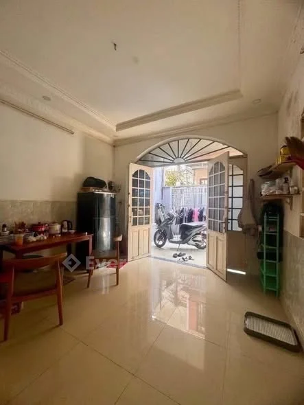 Bán nhà 85m² nhỉnh 5 ty ngay chợ đêm Man Thiện, Quận 9– Diện tích: 85m², ngang 5m, dài 17m