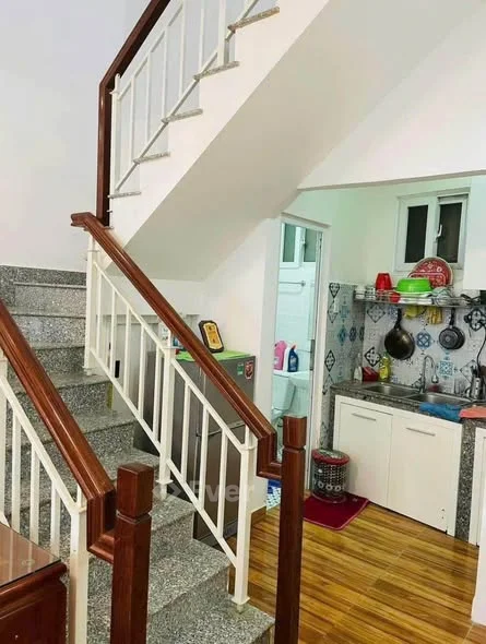 Bán nhà Cao Thắng, P. Langbiang, Đà Lạt: - Diện tích 44 m². Sổ xây dựng phân quyền, mua bán sang tên