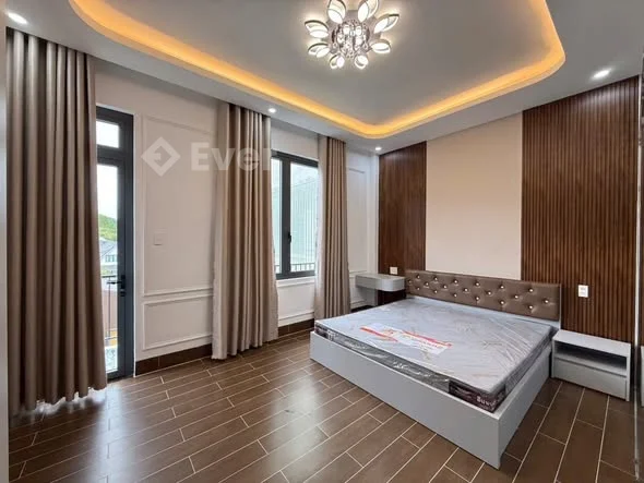 BÁN NHÀ KQH AN SƠN ĐÀ LẠT Diện tích: 70m² (ngang 5m) Kết cấu: 1 trệt, 2 lầu, 1 áp mái
