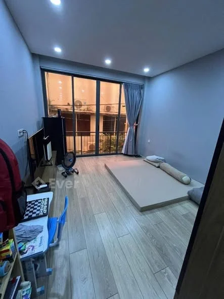 Nguyễn Thiện Thuật, Quận 3 , 4 TẦNG BTCT , NGANG 3,8 M - 20M RA MT , NHÀ MỚI ĐẸP XÁCH VALI VÀO Ở NGA