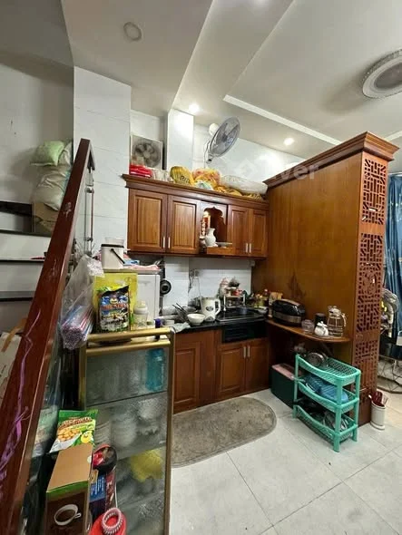 Địa Chỉ: Võ Văn Kiệt, Phường 5, Quận 5 Diện tích: 3,1 x 8m (CN 23m²) Kết cấu: 3 Tầng - 3PN 3WC