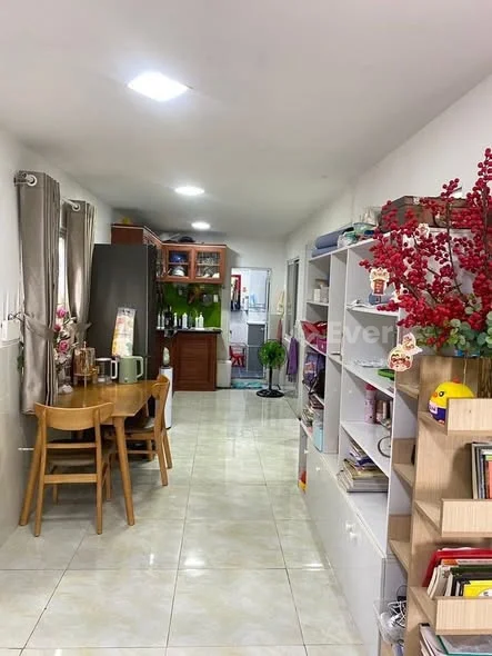 NHÀ 1 TRỆT 1 LẦU – 5PN, 4WC – FULL NỘI THẤT ĐẸPGần đường Lê Văn Việt, TP Thủ Đức•