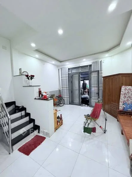 BÁN NHÀ KHU HIẾM – TÂN PHÚ Nhà cao ráo – đẹp xuất sắc, xem là mê Diện tích: 5m × 7m