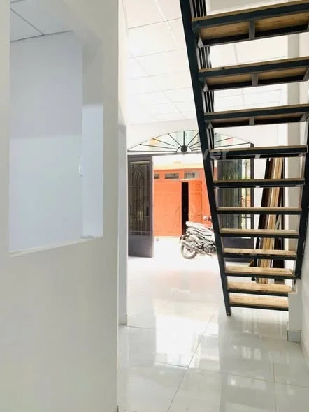 B.á.n Trường Chinh ĐHT q12Dt: 4x17m-2 tầng-5pn-5wc hẻm xe hơiGiá: Nhỉnh 4 tỷ