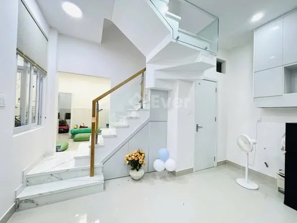 NHÀ MỚI 4 TẦNG, GẦN ĐƯỜNG QUANG TRUNG , P 10 ,GÒ VẤP , Cách sân bay TSN 10p - 6 tỷ - 65m²