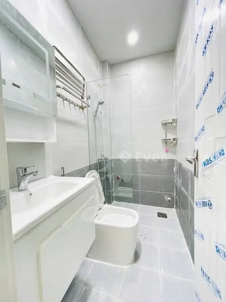 NHÀ MỚI 4 TẦNG, GẦN ĐƯỜNG QUANG TRUNG , P 10 ,GÒ VẤP , Cách sân bay TSN 10p