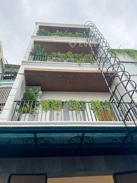 HOMESTAY AIRBNB 4 TẦNG BTCT 13 STUDIO + 1 MINISHOP - (4.6*19M) HẬU NỞ 5.5M-PCCC + FULL NỘI THẤT