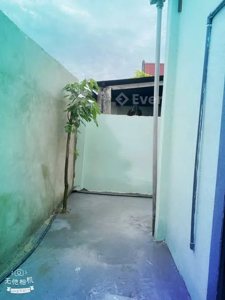 Tân xuân cách 753 70m...Dân cư đông đúc đường bê tông...6*21*130tc nở hau 6,8m..