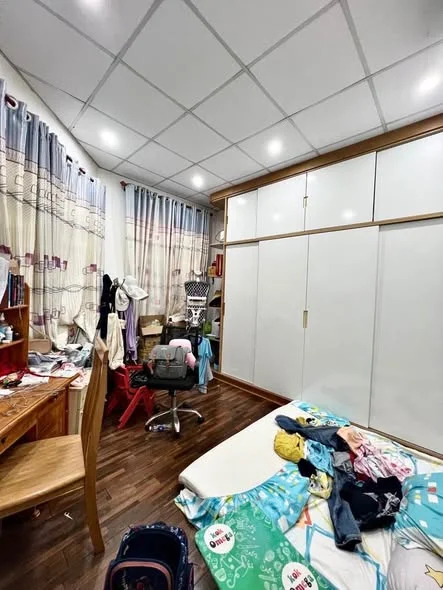 CHỦ KẸT NGÂN HÀNG BÁN GẤP – NHÀ 2 TẦNG - HẺM 8m - Tân Thới Nhất 01 – 5 Ty 2 4 x 10m (40m²)