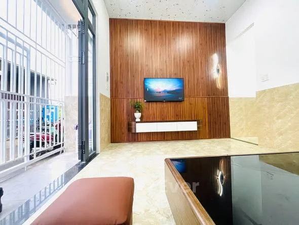 <2ty100> CẦN BÁN CĂN NHÀ XÂY KIÊN CỐ CÒN MỚI TINH TẠI P8 (cũ) ĐÀ LẠT