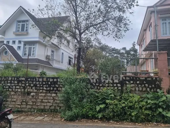 BÁN LÔ BIỆT THỰ MẶT TIỀN ĐƯỜNG NGÔ HUY DIỄN-NGAY C.A TỈNH LÂM ĐỒNG