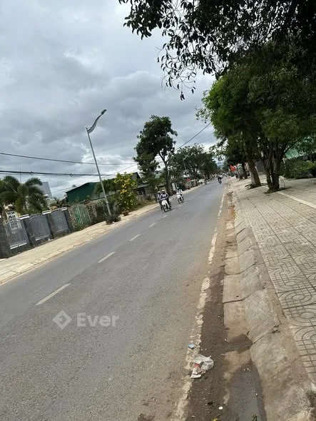 NHÀ MẶT TIỀN THỐNG NHẤT – PHÚ HỘI – XÃ ĐỨC TRỌNG