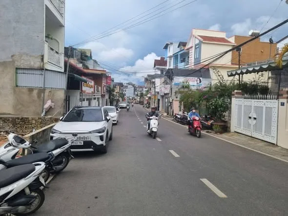 Đất mặt tiền Trần Nhật Duật,Đà Lạt.-DT: 95m2 ( diện tích sử dụng thực tế lớn hơn sổ)