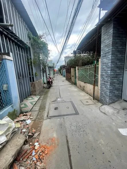 Chính chủ gửi bán nhà đang hoàn thiện, hẻm oto chạy cách đường Phước Long 200m, phường Nam Nha Trang