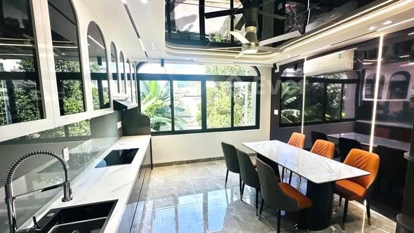 Siêu phẩm 52m2 ngay Nguyễn Ảnh Thủ - Xe hơi ngủ trong nhà - 5 tầng - 4PN - Chỉ 6.48 tỷ TL• 52m2