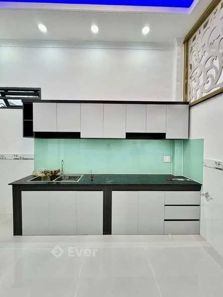 TÂN BÌNH ,GẦN SÂN BAY-NHÀ 2 TẦNG -DT SÀN 52M-CHỈ 3 Đ8 TL-LH 0702674***.