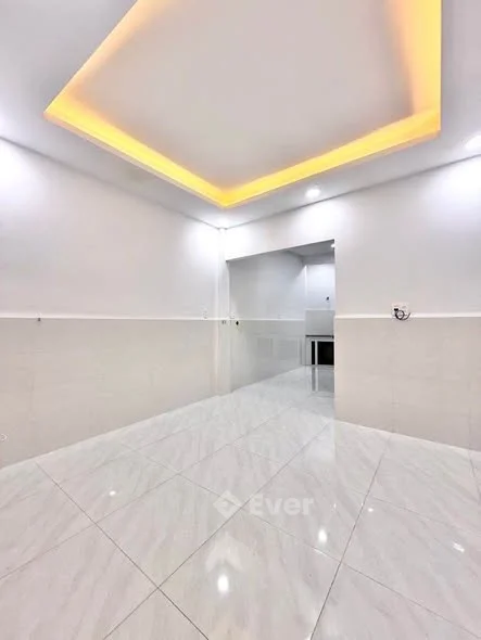 + Vị trí: Ngay Bàu Cát - Âu Cơ, khu trung tâm Tân Bình - Tân Phú,