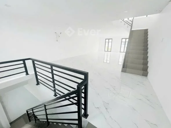 Cho Thuê Nhà Vincom - Sóc Trăng.Diện tích : 6m x 12m. Kết cấu : 1 trệt 2 Lầu