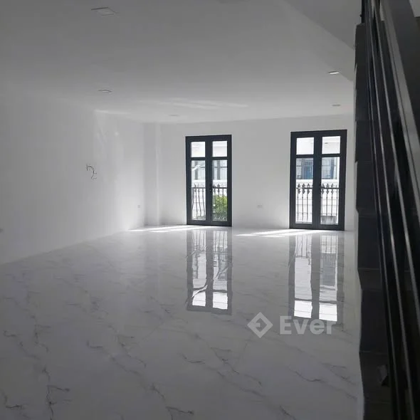 Cho Thuê Nhà Vincom - Sóc Trăng.Diện tích : 6m x 12m. Kết cấu : 1 trệt 2 Lầu