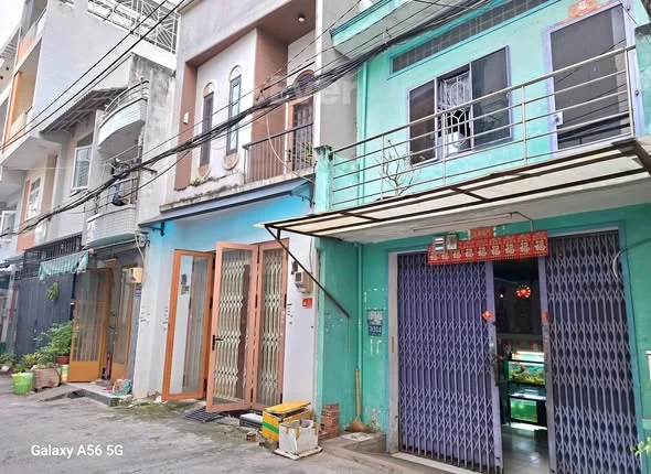 Đường Hương Lộ 2, nhà 2 tầng mới đẹp. DT(4×9m) chỉ nhỉnh 4T xíu. Xe hơi vi vu tránh nhau Minh Hải 0