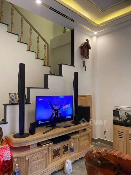 BÁN NHÀ KQH Hoàng Diệu P5 Đà Lạt ( gần TTHC )Diện tích : 50m2 Mặt tiền : 4,5m