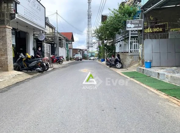 BÁN NHÀ MẶT TIỀN AN DƯƠNG VƯƠNG – P2, ĐÀ LẠT• Giá chào bán: 9,5 tỷ VND