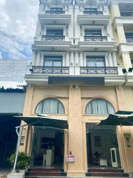 Cần bán nhanh Khách Sạn Mặt Tiền Phạm Văn Đồng - Phường Hiệp Bình Tp Hcm