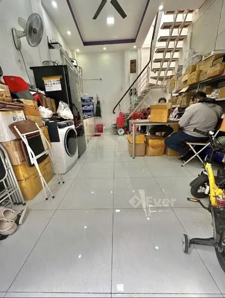 HXH Thành Thái P14 Q10 4 x 12 - Nở hậu 5,8 2 Tầng - Xe hơi ngủ trong nhàGiá: 9,8 Tỷ TL