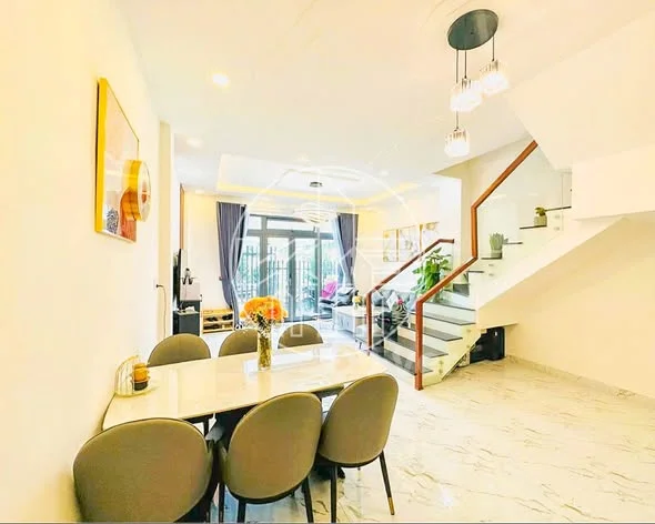 ĐÀ LẠT MƠ ƯỚC! NHÀ PHỐ P.7, ĐƯỜNG XE HƠI, TIỆN ÍCH ĐẦY ĐỦ! Nhà phố 2 tầng tuyệt đẹp P.7 Đà Lạt - An