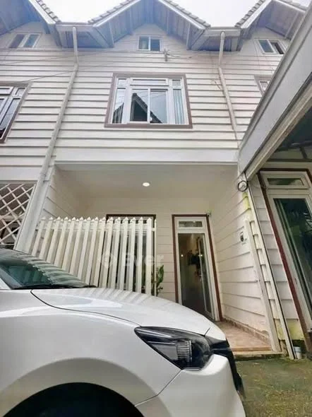 NHÀ ĐƯỜNG CAO THẮNG P7 ĐÀ LẠT SỔ XÂY DỰNG- Diện tích: 44m2,- Kết cấu: 1 trệt ,1 lầu ,1 áp mái