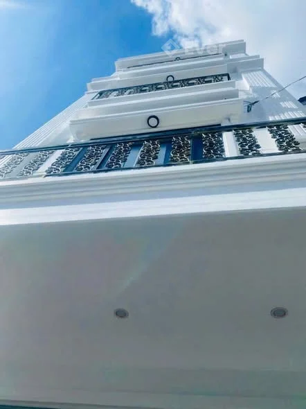 7,7 TỶ- BÁN GẤP NHÀ 14 PHÒNG KINH DOANH SRXD SIÊU ĐẸP – GẦN CHỢ NGÔ QUYỀN, P6, ĐÀ LẠT - 7,7 tỷ - 64m²