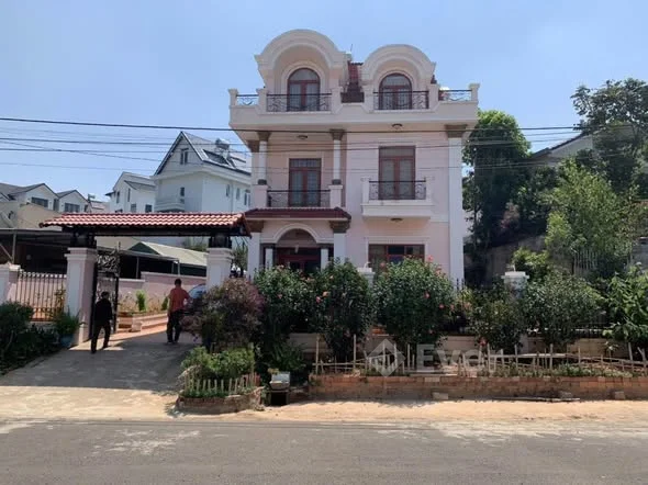 Bán nhà kqh An Sơn Đà lạt- Diện tích: 376m2- Kết cấu 1trệt 2 lầu .