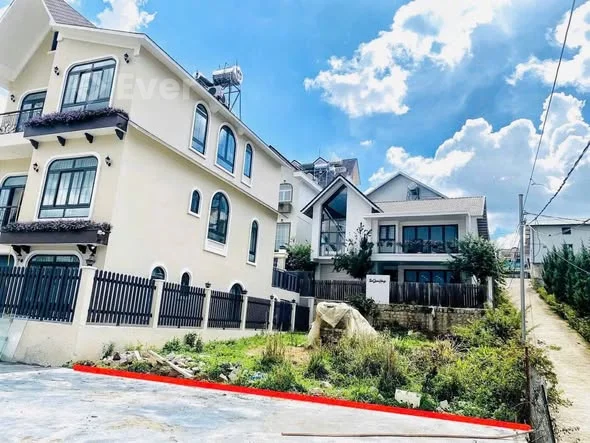 Bán đất Phước Thành - p7 Đà Lạt - DT: 200m - Ngang 11m - Giá : 6.1 tỷ - Cách trung tâm 5km - Đường o