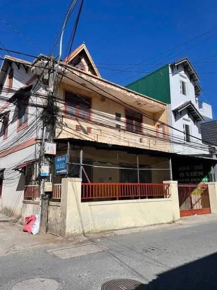 Chính chủ gửi cần bán căn nhà 60 Đồng Tâm P4 - P Xuân Hương Đà Lạt . DT sổ 122m2 full ODT , Thực tế