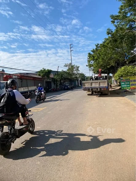 Chính chủ nhờ bán cả nhà và đất . Trục chính kinh doanh sầm uất . Kinh doanh đắc địa - 3 tỷ - 109m²