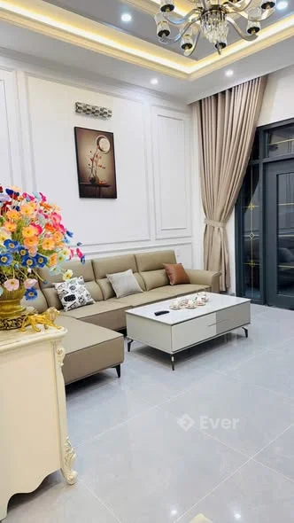BÁN NHÀ KQH AN SƠN – ĐÀ LẠT Diện tích: 70m² (ngang 5m) Kết cấu: 1 trệt, 2 lầu, 1 áp mái • Gồm phò