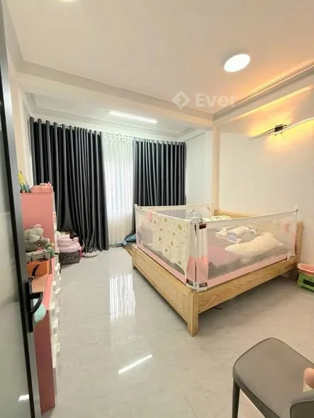 Chủ Gửi Bán nhà đẹp kiên cố SRXD tại đường 3/2- P2- Đà Lạt ( P Xuân Hương mới ) - Diện tích : 34m2.