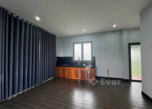 Nhà sân vườn hẻm Phùng Hưng Lộc Tiến ,phường 3, tp Bảo Lộc- Diện tích: 10 x22 có 100m thổ cư