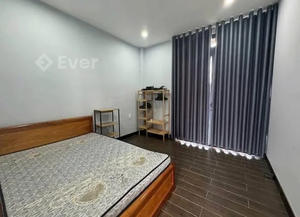 Nhà sân vườn hẻm Phùng Hưng Lộc Tiến ,phường 3, tp Bảo Lộc- Diện tích: 10 x22 có 100m thổ cư