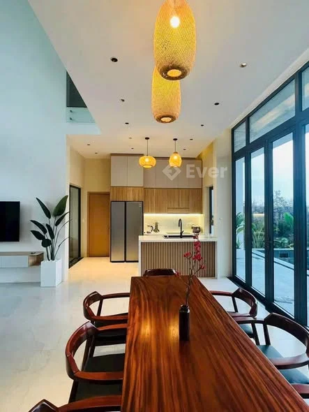 Cho thu.ê villa 3 tầng mặt tiền NGUYỄN HỮU AN ( ngang 12m )- Vị trí view biển
