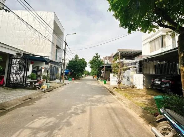 Đường 5,5m Nguyễn Hàm Ninh lên số nhà 68 siêu đẹp- DTĐ 100m2, hướng Nam