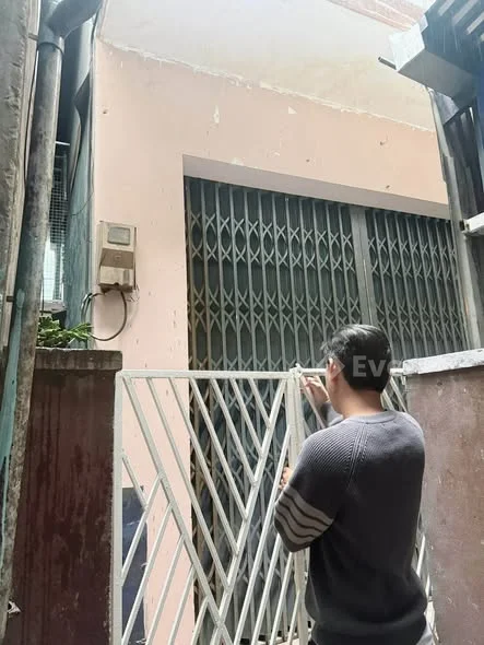 Cần bán nhà gác lửng k36 Lý Thái Tổ.. - Nhà cách đường chính tầm 100m.. - Vị trí trung tâm nhiều tiệ