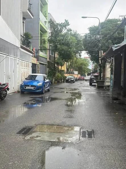 *Chào b/á/n nhà 3tầng 3mê • Kiệt oto 8m trãi nhựa Hà Huy Tập • OTO đỗ cửa 24/24 - DT đất: 50m2.