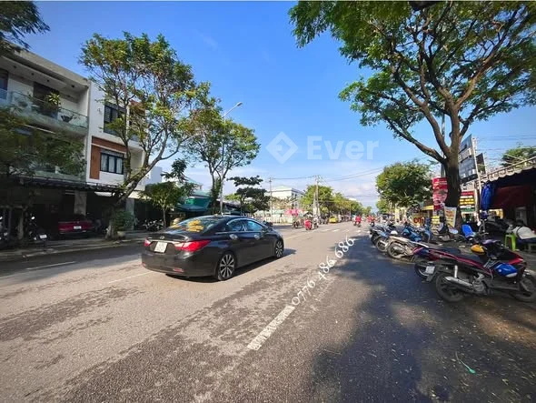 Mình cần bán 209m² đất mặt tiền Kinh Dương Vương, gần biển